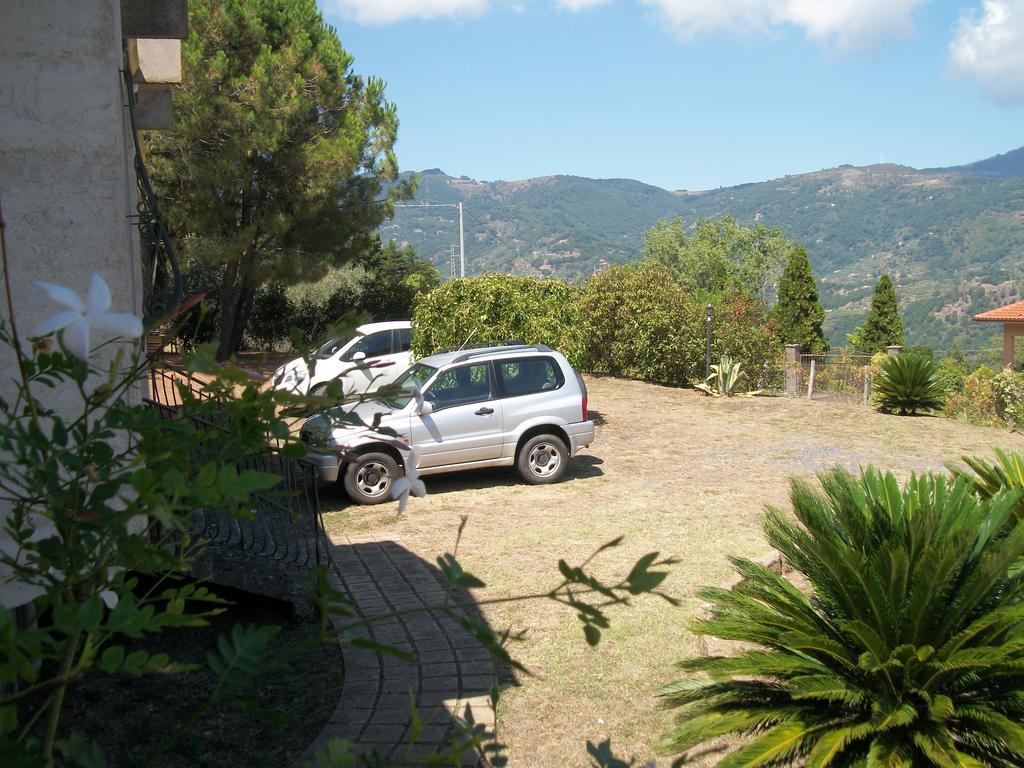 Le Poiane B&B Vacanze San Piero Patti Exterior foto